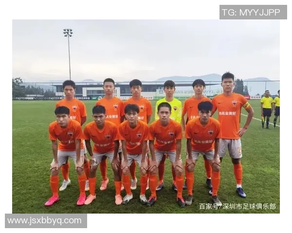 深圳足球队在城市联赛中的默契配合与战术分析探讨