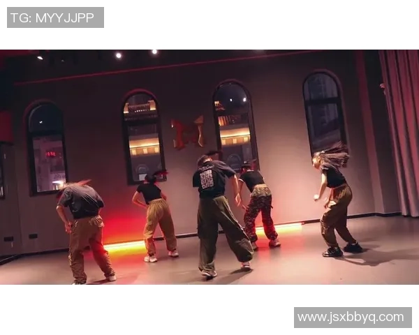 重庆街舞队引领节奏变革热潮展现多元文化魅力与青春活力